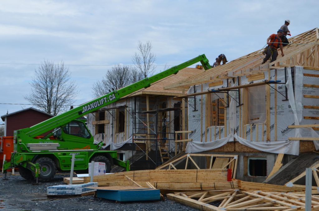 La construction résidentielle en pleine effervescence à Farnham L