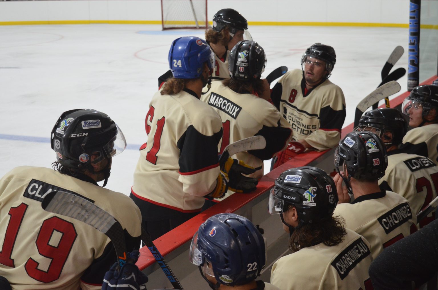 Hockey senior Farnham prend sa revanche contre Bedford L’Avenir et