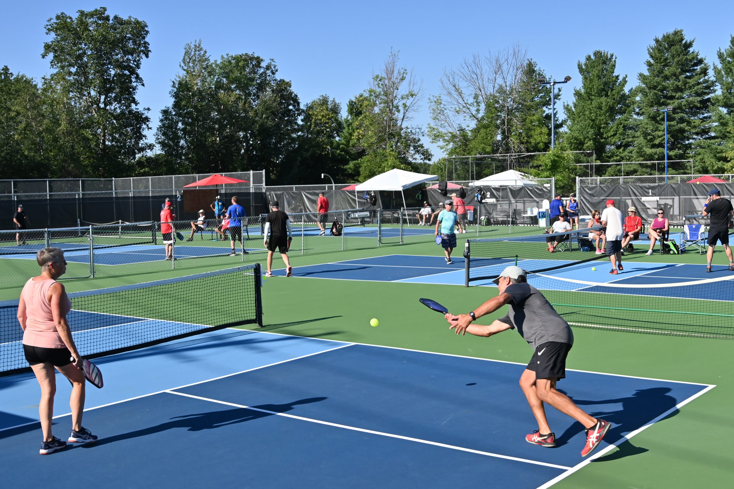 Pickleball quatre rencontres cet été à VeniseenQuébec L’Avenir et